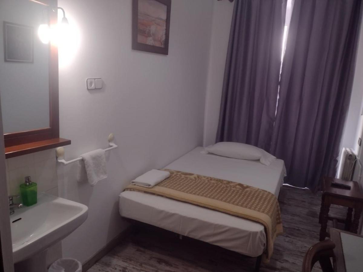 Pension San Isidro Madrid Exterior photo
