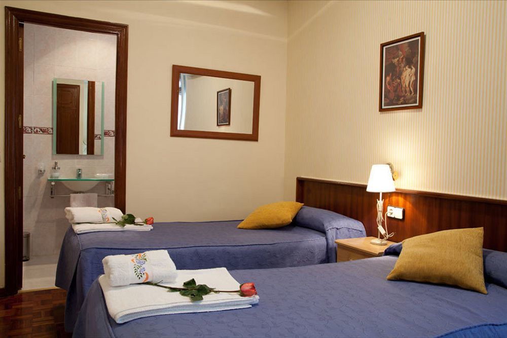 Pension San Isidro Madrid Exterior photo