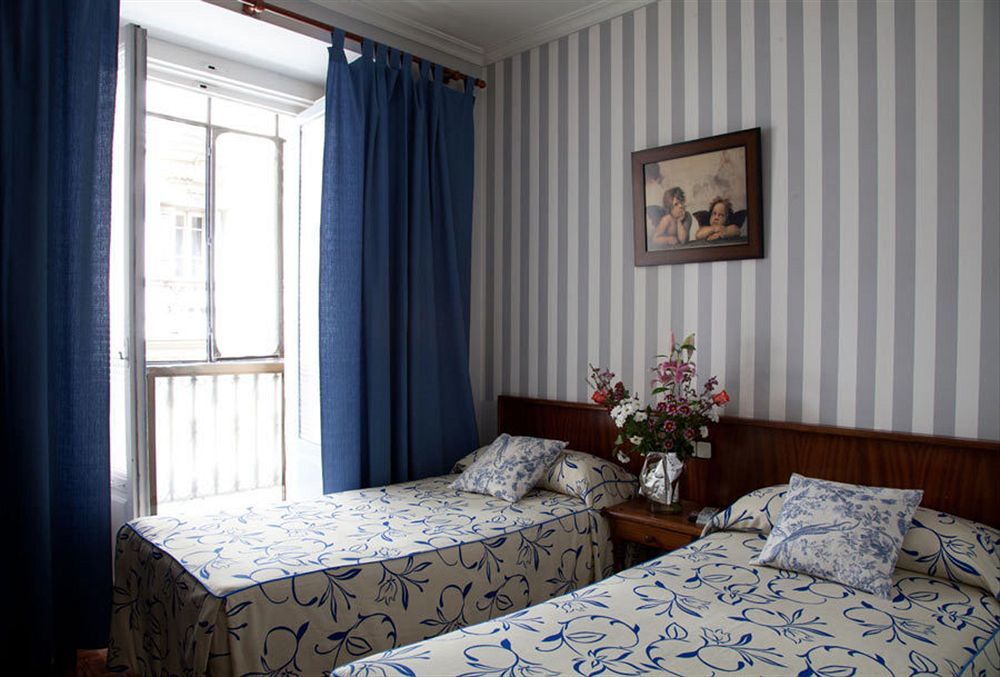 Pension San Isidro Madrid Exterior photo